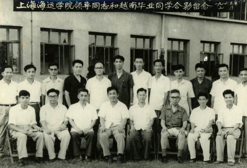 波兰专家进行指导
