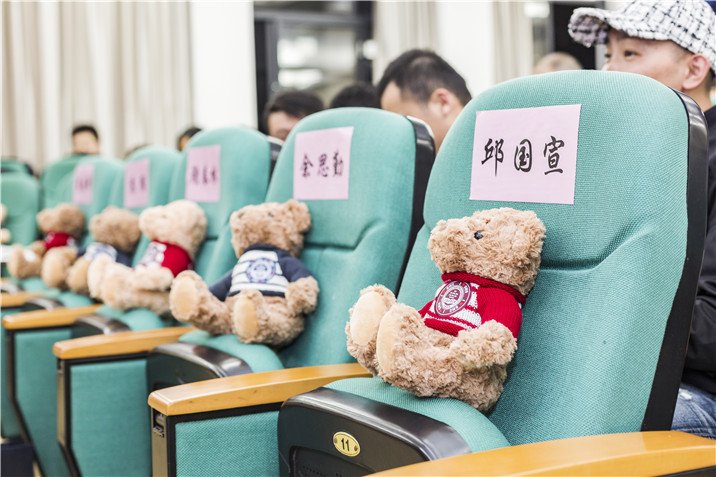 与此同时他从招商航运的家国情怀和民族