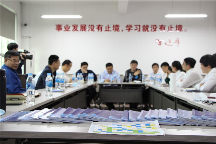 我们打球划船亮赛场